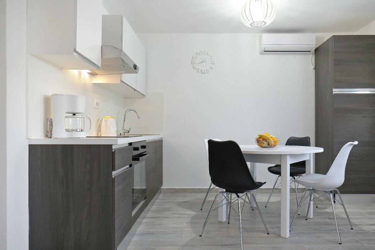 Apartmani Neva, Pridraga Exterior photo